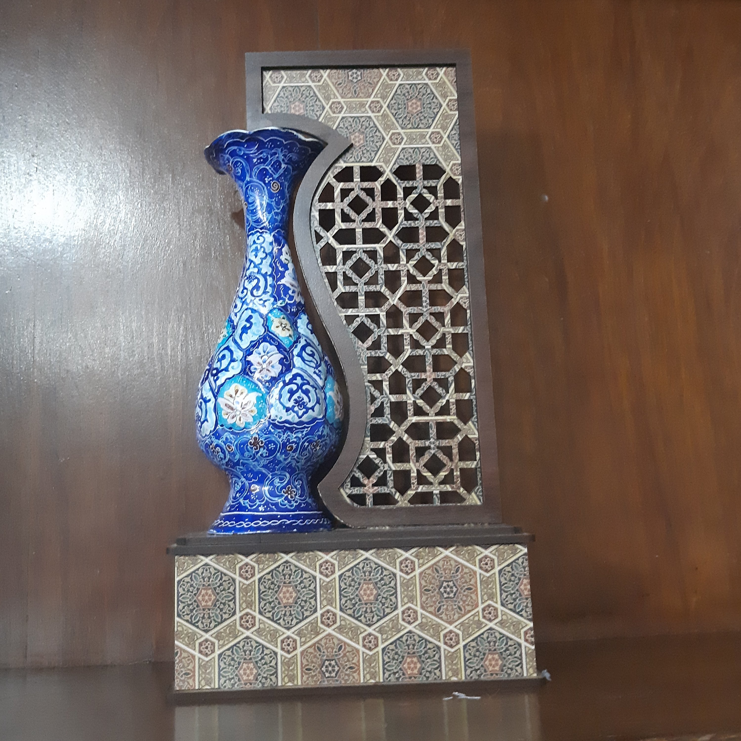 تندیس گلدان میناکاری طرح اسلیمی پرداز