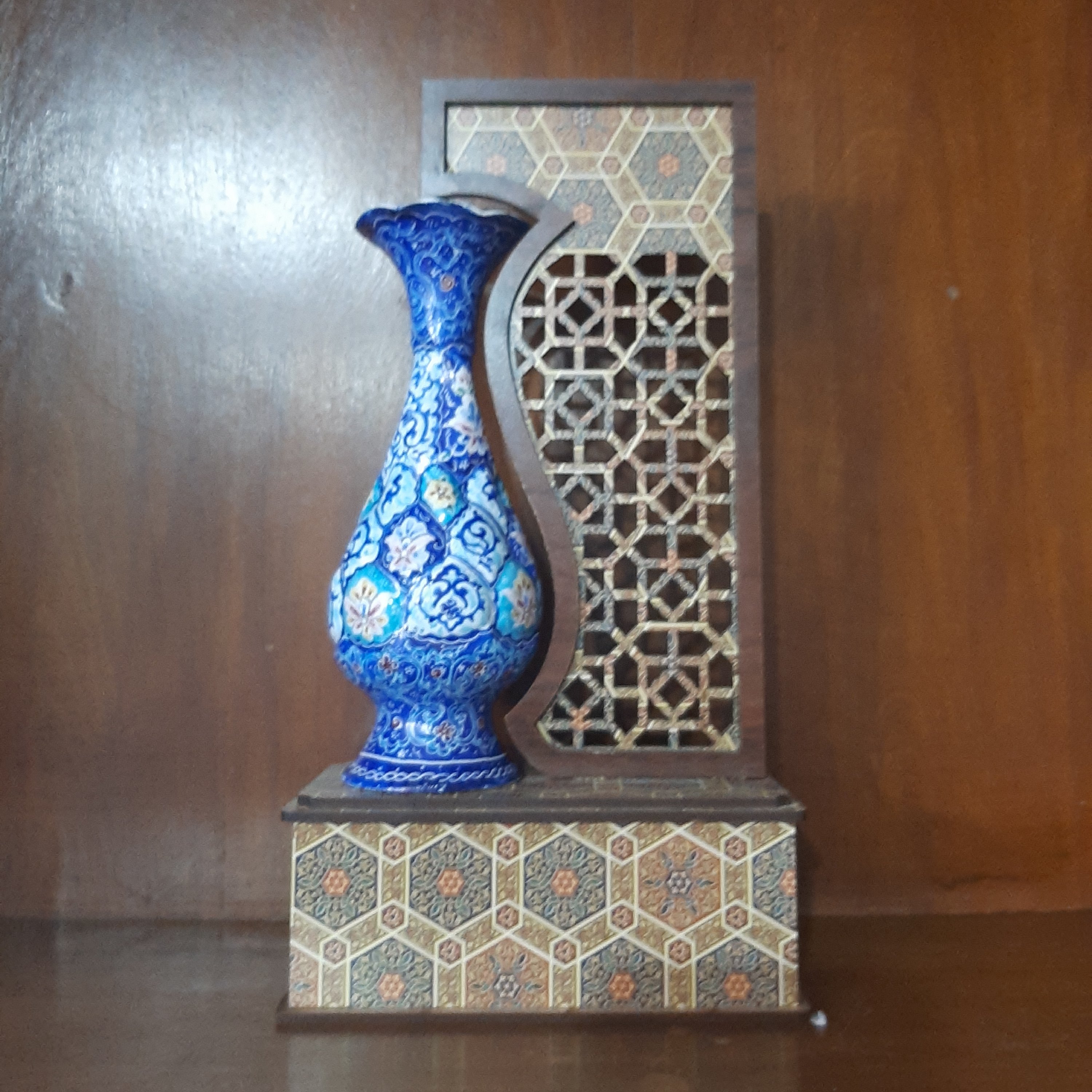 تندیس گلدان میناکاری طرح اسلیمی پرداز
