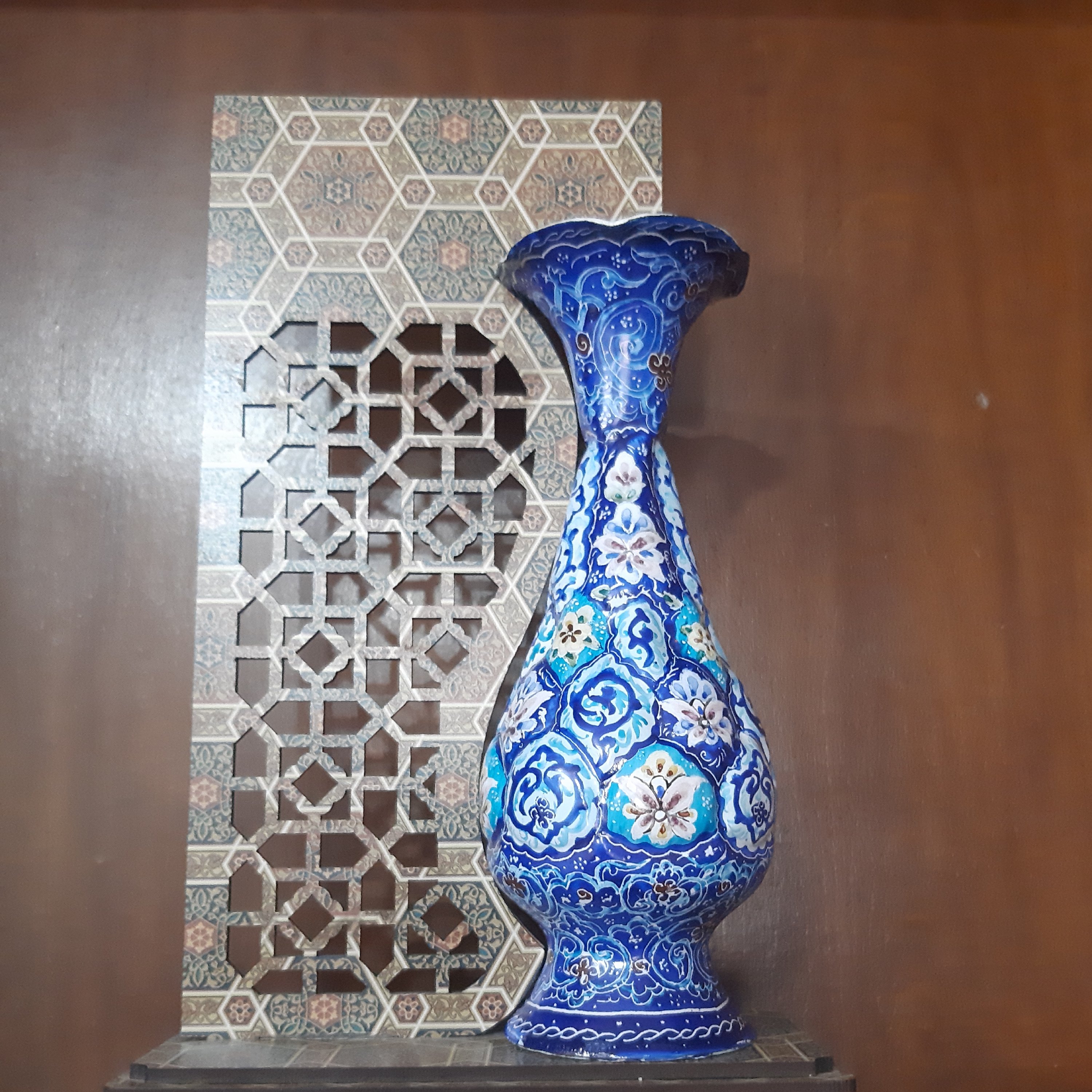 تندیس گلدان میناکاری طرح اسلیمی پرداز