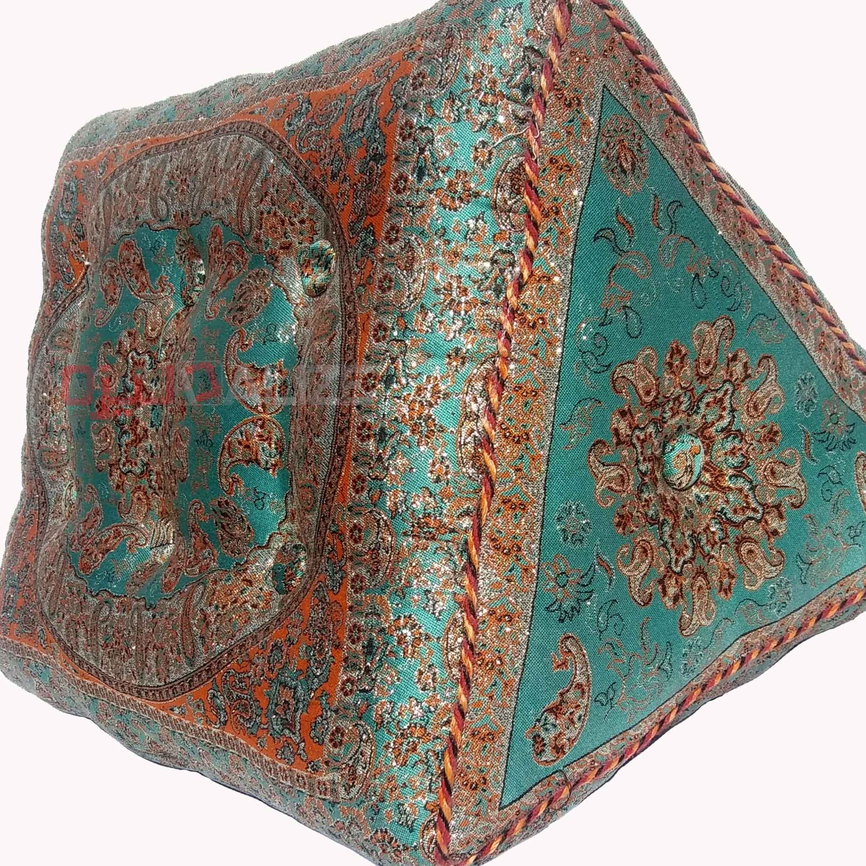 پشتی مثلثی سبز