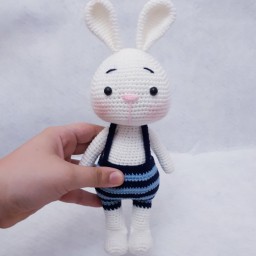 عروسک خرگوش دستبافت (25 سانت)