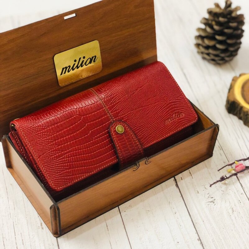کیف چرم زنانه دکمه دار  مدل لزار در  تنوع رنگ با جعبه جای پول و گوشی و کارت های اعتباری  مناسب برای هر سنی در سای 20×9