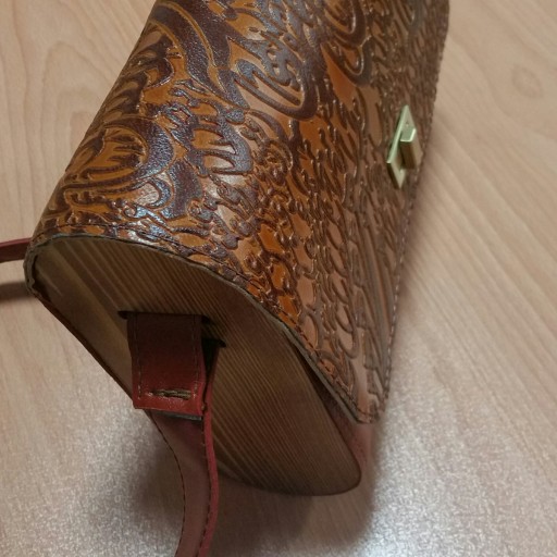 کیف چرم دوشی  زنانه طبله چوبی دست ساز