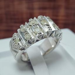 حلقه نقره تمام دستساز با نگین های الماس اصلی و معدنی رنگ لیمویی آیینه کاری شده دستی بسیار زیبا... شناسنامه دار 