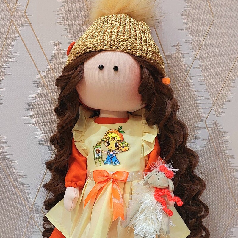 عروسک روسی دختر نارنجی پوش با موهای ویو و خوشگ و قد 35 سانتی