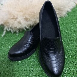 کفش زنانه  مشکی پوست ماری ،قابل استفاده اداری ،رسمی،مجلسی پاشنه 3سانت مناسب برای استفاده طولانی مدت ارسال رایگان