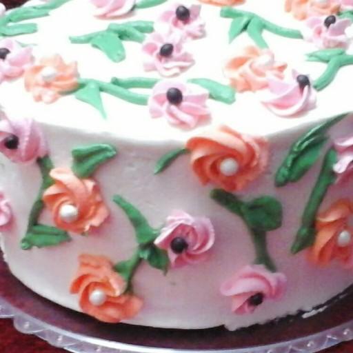 کیک خامه ای با شکوفه های بهاری (ترافل)