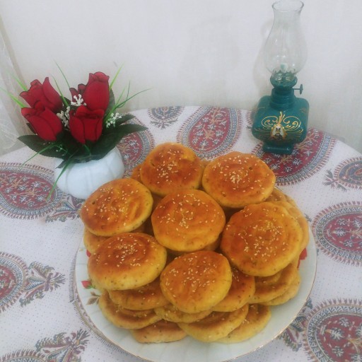 کلوچه سنتی شکری نان خرمایی (1کیلوگرم)