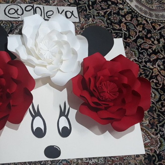 تم میکی موس گل کاغذی
