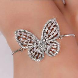 دستبند زنانه  رنگ ثابت نگین باگتی طرح جواهر مدل پروانه 
