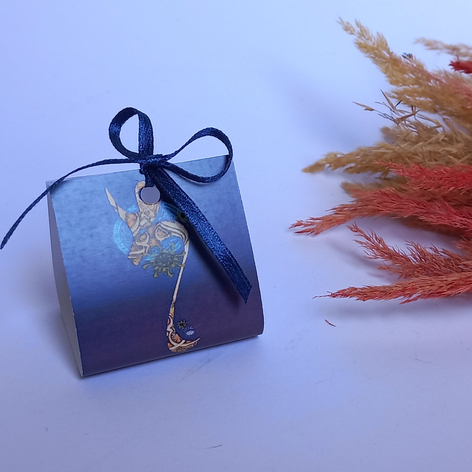 گیفت شکلات هرمی با کاور عید غدیر