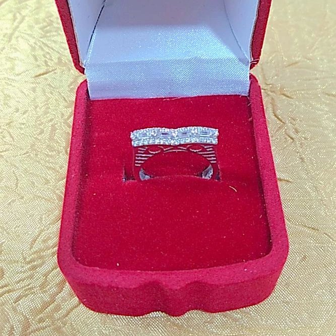 انگشترامرالد نقره زنانه ،عیار 925و آبکاری طلا سفید ضد حساسیت