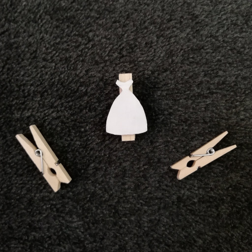 گیره چوبی طرح لباس عروس