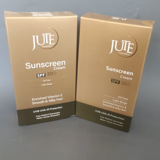 کرم ضد آفتاب کرم پودری ژوت SPF 50 با پوشش دهی بالا مناسب برای پوست های چرب