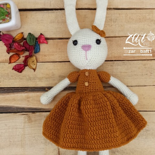 عروسک دستبافت طرح خرگوش گوش دراز