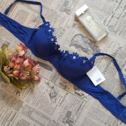 سوتین آفتابگردان اسفنجی