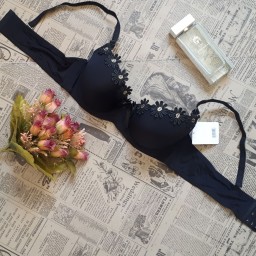 سوتین آفتابگردان اسفنجی