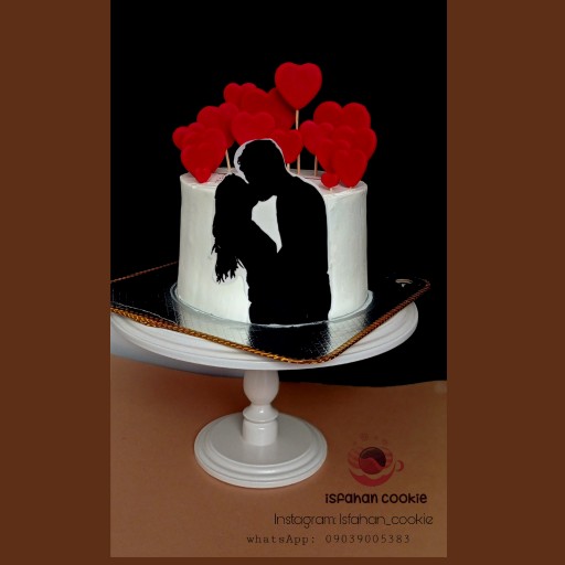 کیک عاشقانه خامه ای