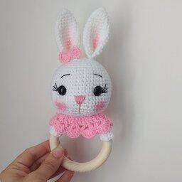 جغجغه بافتنی عروسکی ( خرگوش سفید و صورتی)