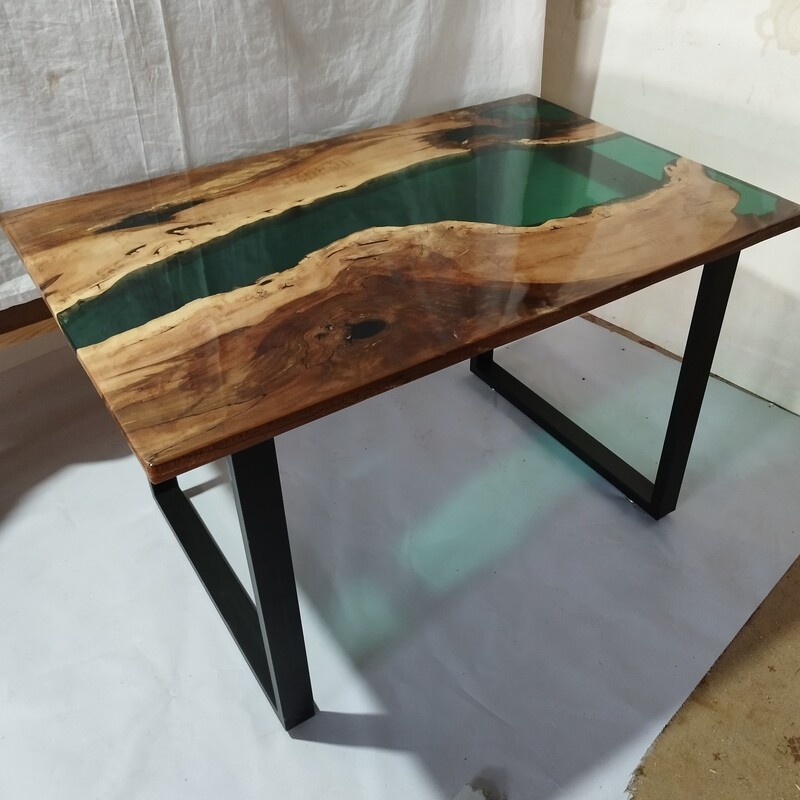 میز نهارخوری چوب طبیعی و رزین اپوکسی شفاف پایه فلزی 6 نفره 