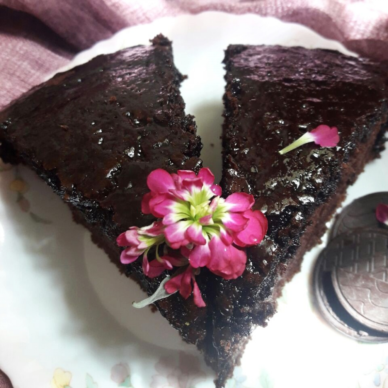 کیک شکلاتی با رویه ی گاناش