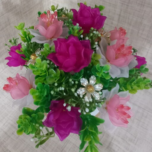 گلدان با گلهای سرخابی و صورتی قابل اجرا در رنگ های دلخواه 