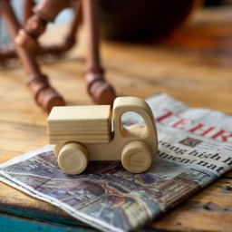 اسباب بازی چوبی مدل کامیون با قابلیت حکاکی نام و...