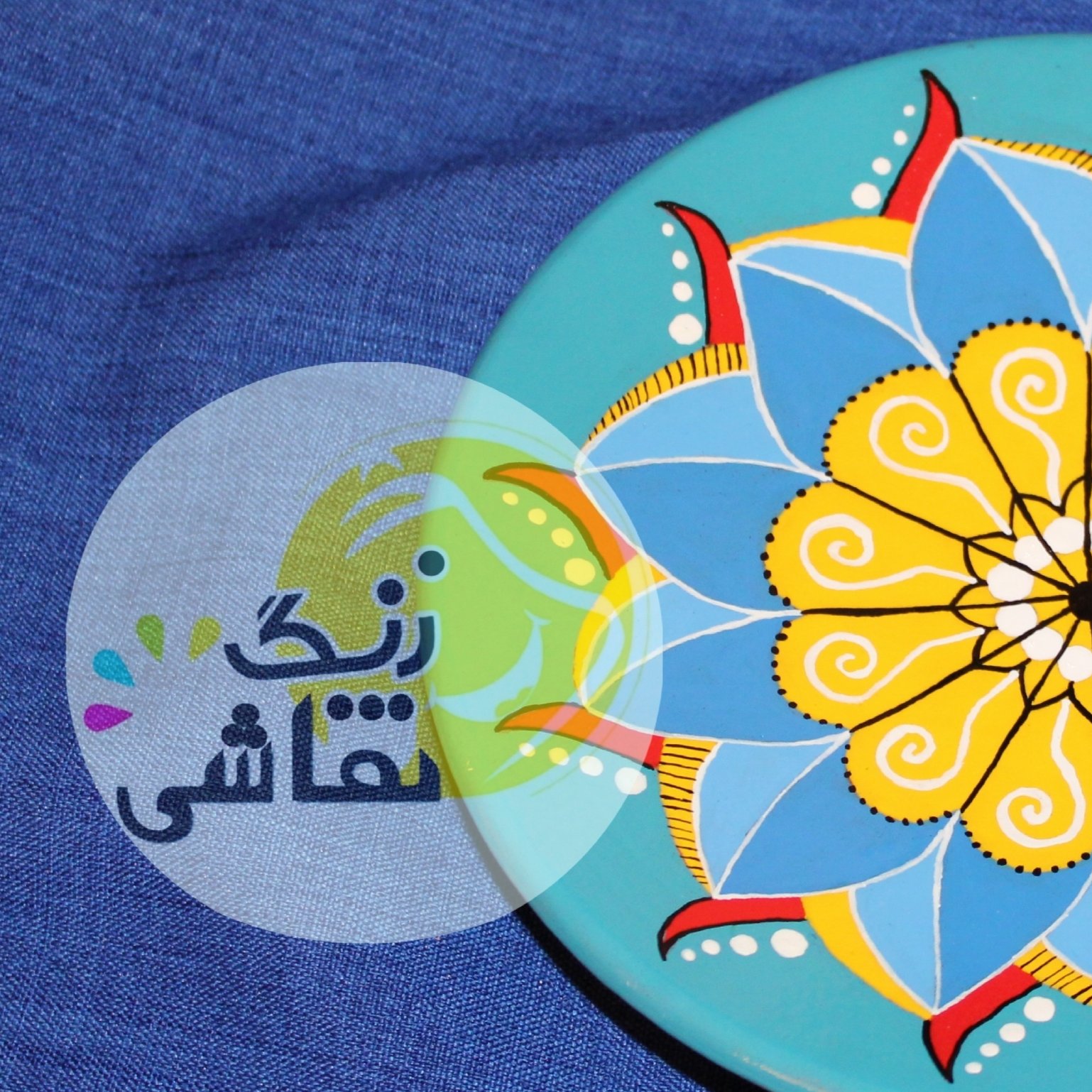 دیوارکوب طرح سنتی تماما کار دست میباشد