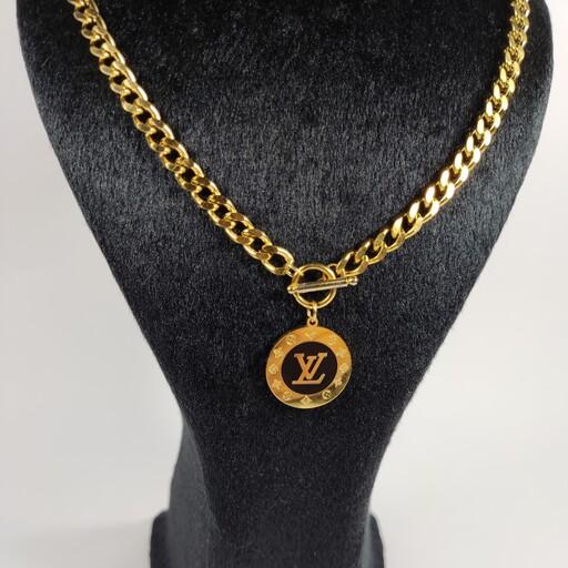 گردنبند استیل زنانه طلایی طرح لویی ویتون با قفل تی طول 50 سانت