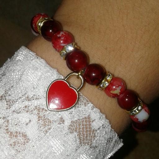 دستبند قرمز با آویز قلب