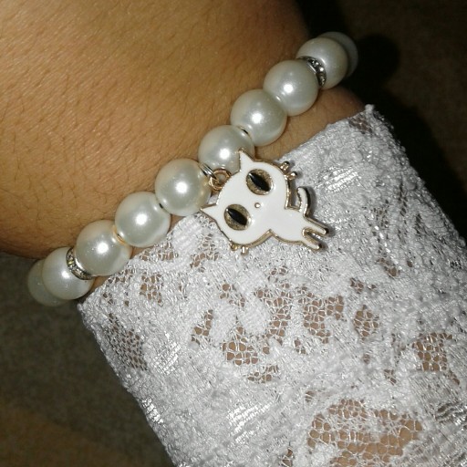 دستبند سفید براق با آویز گربه