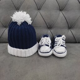 کفش و کلاه نوزادی برایه یکسال  تا دوسال کف کفش 13 دور سر  کلاه 54ارتفاع 21به اضافه برگردون