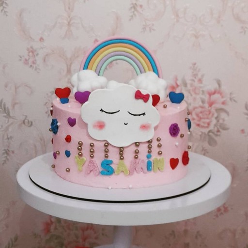 کیک تولد رنگین کمان دخترانه و کودکانه با ابرهای سه بعدی 