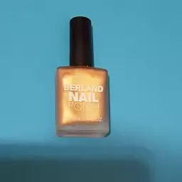 لاک ناخن،برند:Berland,رنگ: طلایی متالیک،از سری مات.16ml.شماره:640