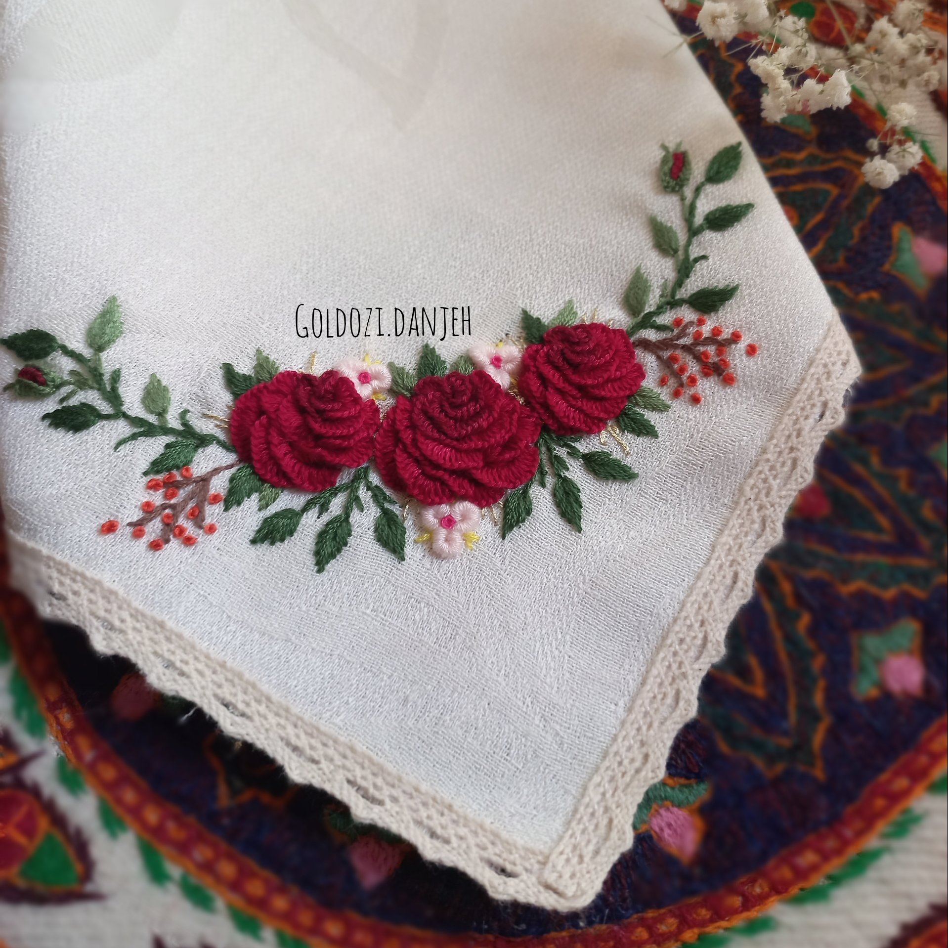 دستمال گلدوزی شده مناسب رومیزی، دستمال سفره، بوفه، شلف وغیره