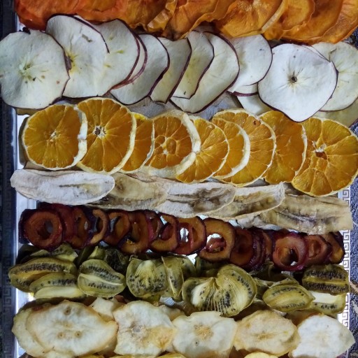 چیپس میوه خشک(ترکیب سیب، آلو، پرتقال، گلابی، موز، کیوی، خرمالو)(1 کیلویی)
