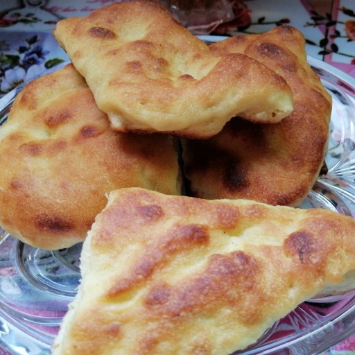 نان محلی و خانگی یا کِچیله نان مازندران (1 کیلویی)