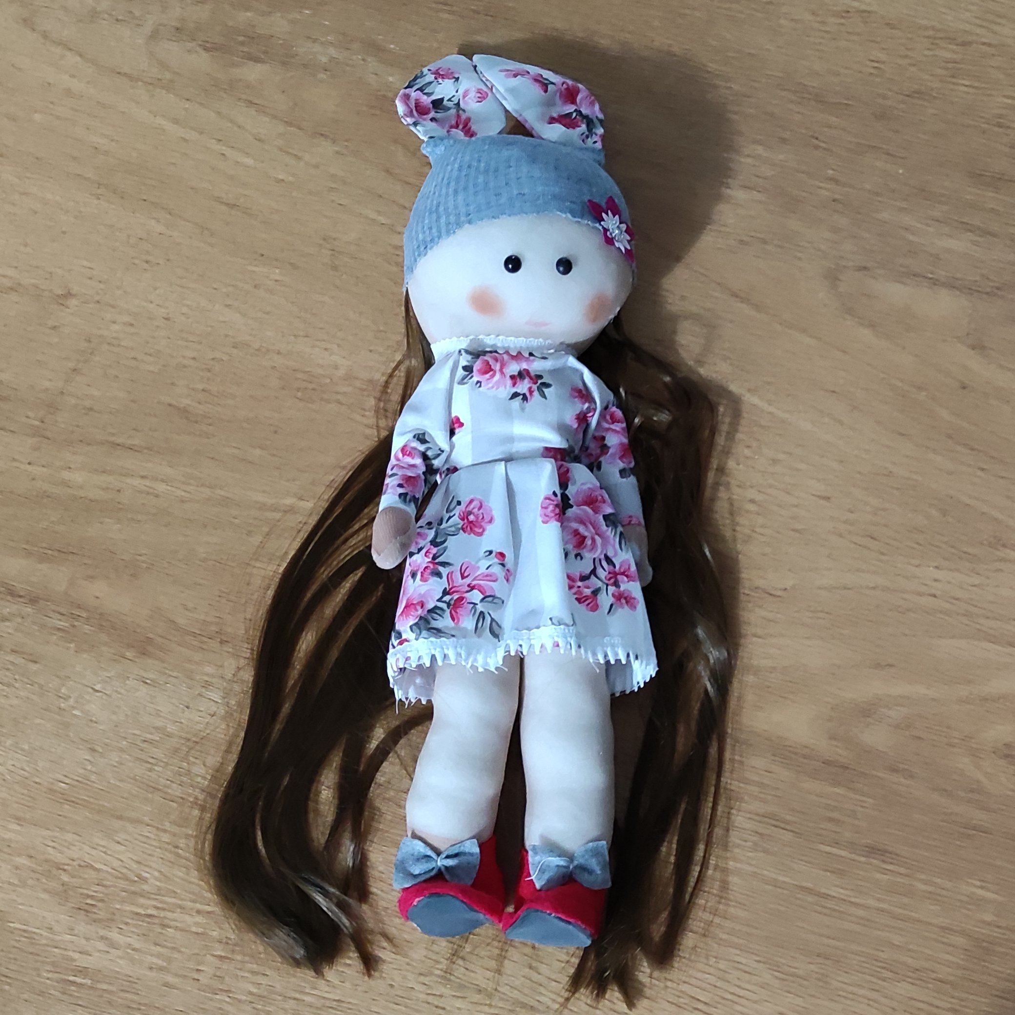 عروسک طرح دختر روسی  سایز بزرگ 35 سانتی با موهای بلند