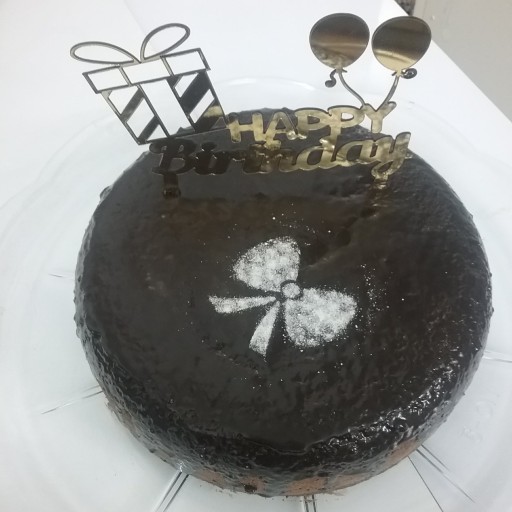 کیک شکلاتی با روکش گاناش(یک کیلوگرم)