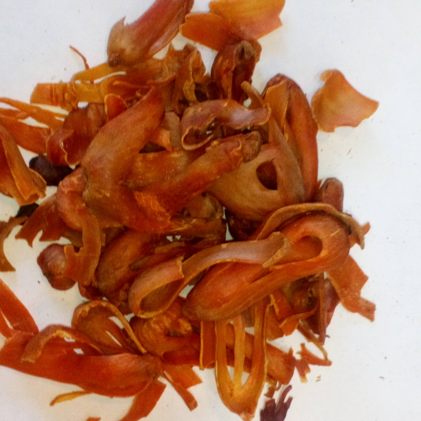 بسباسه (بسپاسه ، پوست جوز بوا)