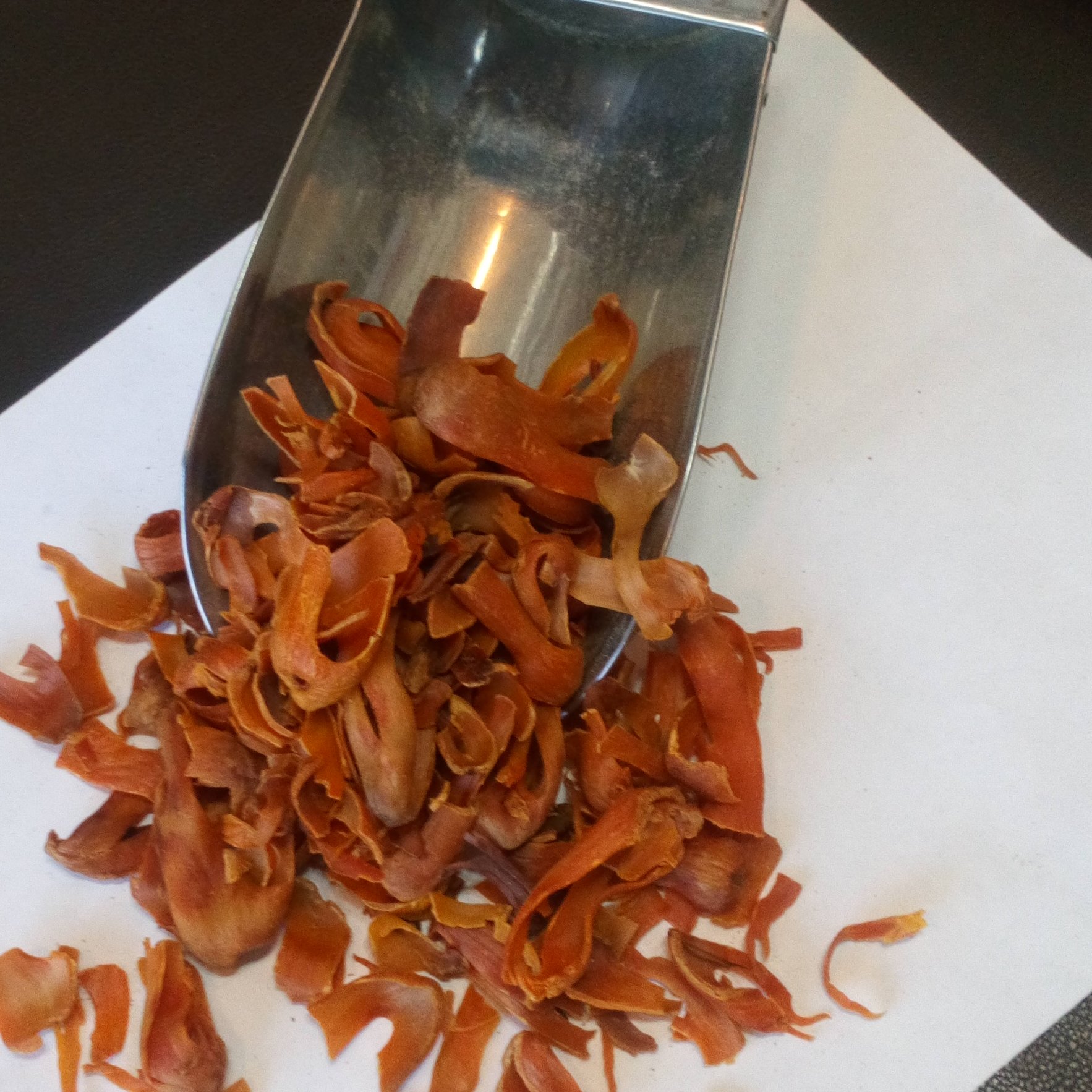 بسباسه (بسپاسه ، پوست جوز بوا)