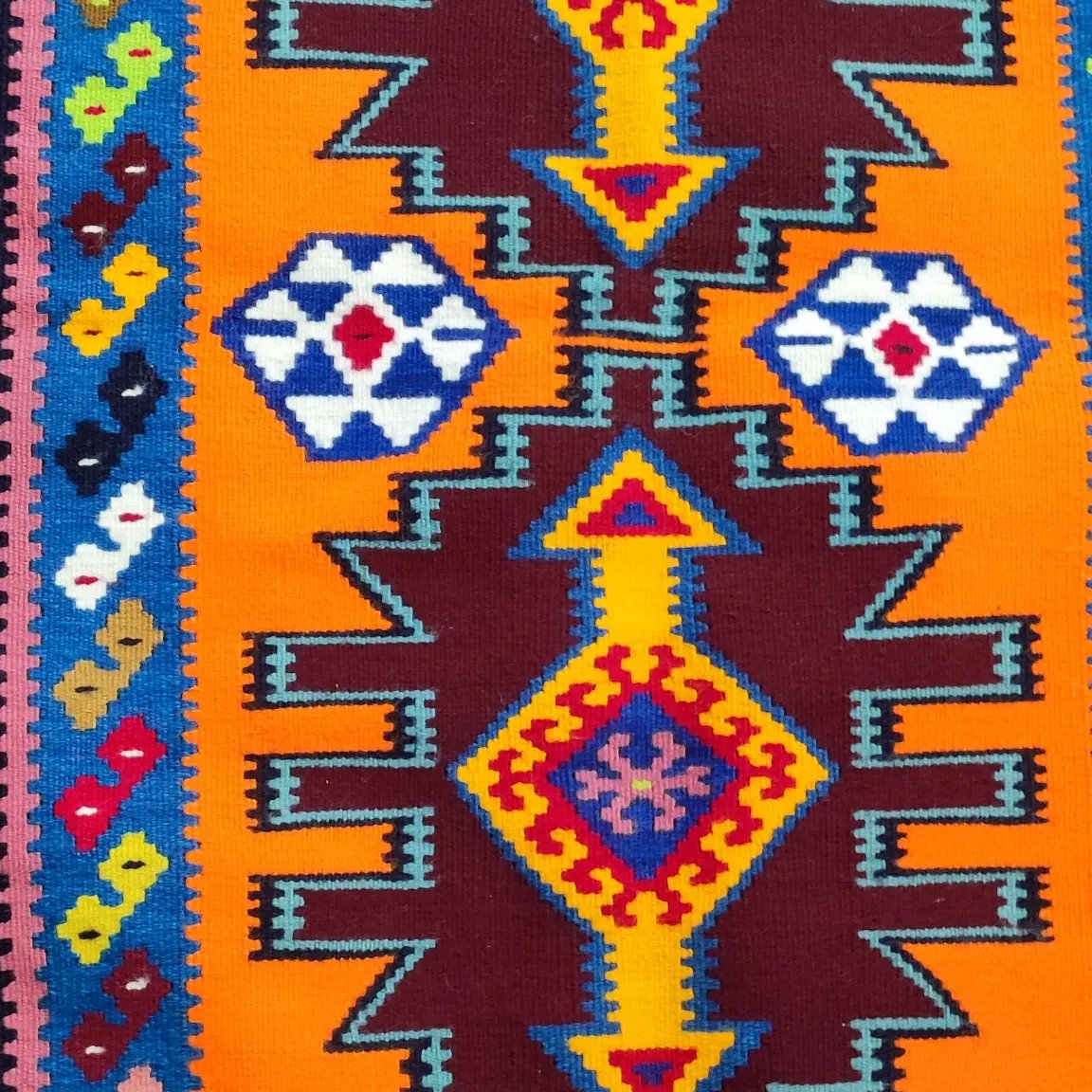گیلیم سنتی کوچک