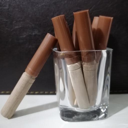 مداد ابرو قهوه ای، تهیه شده از سرمه چهار مغز، جهت تقویت ابرو، با کیفیت عالی، طبیعی، ماندگار