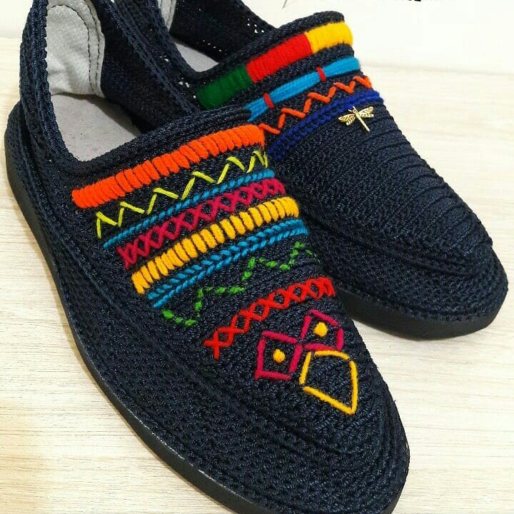گیوه زنانه کف تزریقی طرح ستی غیر قرینه از سایز 35 تا 43