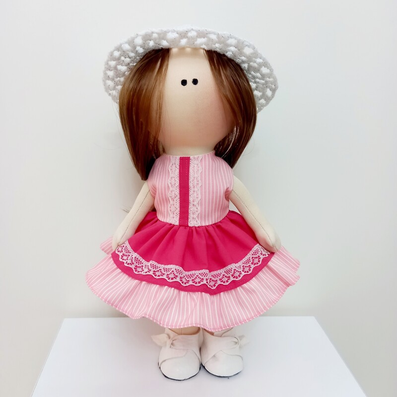 عروسک روسی تی تی دخت کد 102 رنگ صورتی و سفید ارتفاع  30 سانتی متر 