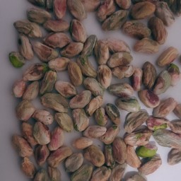 مغز پسته سبز (کال) (پس کرایه)