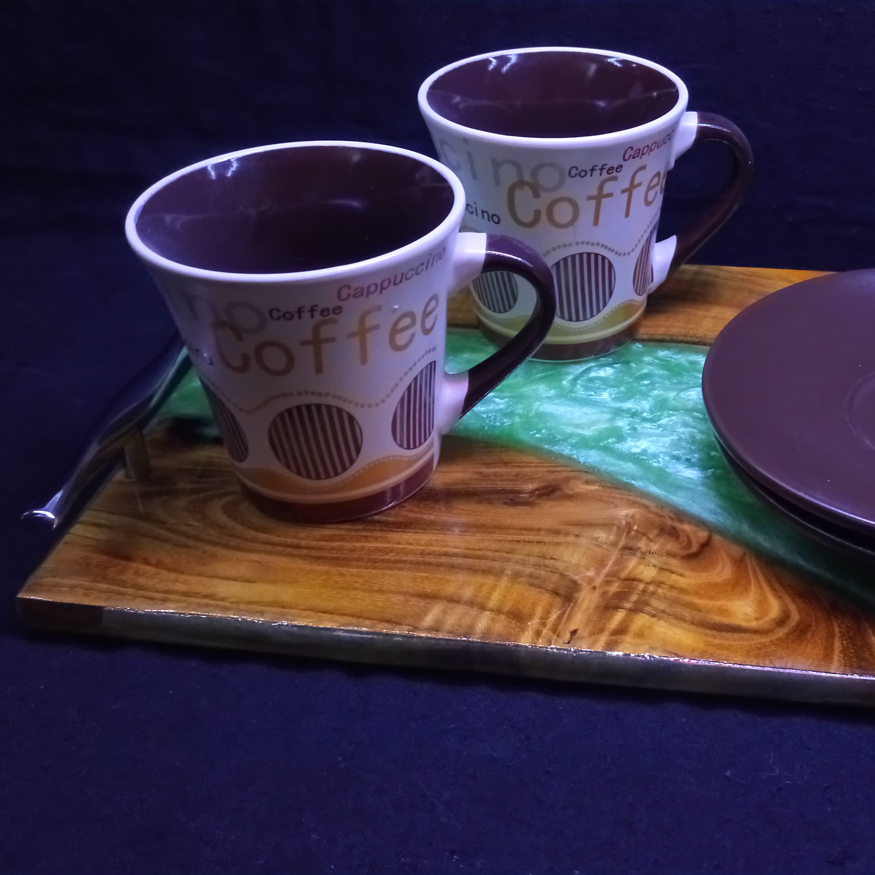 سینی پذیرایی چوب و رزین (چوب اقاقیا و رزین اپوکسی سبز)