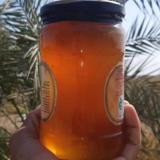 عسل طبیعی وحشی از کوهستان جمع می شود و تفاوت زیادی دارد با عسل پرورشی و کندویی