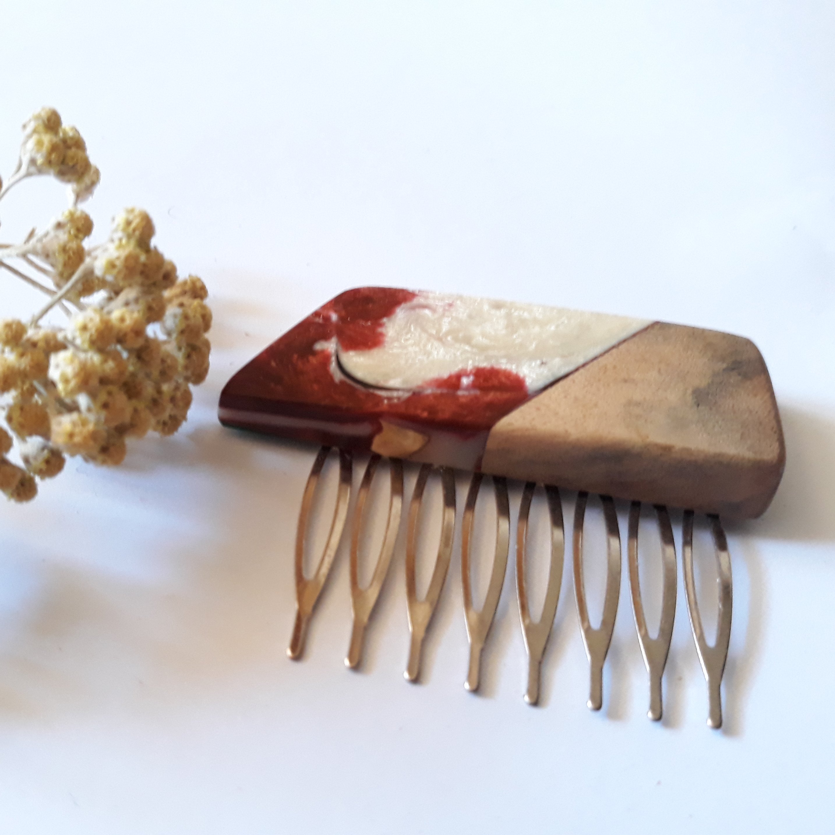 گیره سر رزینی موج سفید و قرمز و چوب گردو دستساز چوبکده بیدسفید