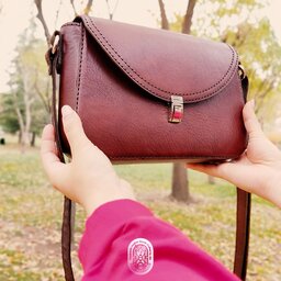 کیف  زنانه چرم طبیعی دستدوز آلا مدل  لاله